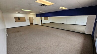 5350 W Evans Ave, Denver, CO à louer Photo intérieure– Image 2 sur 9