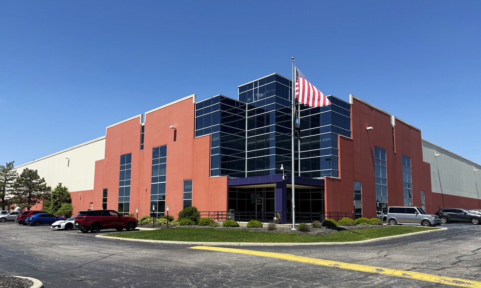 5335 W 74th St, Indianapolis, IN à louer - Photo de l’immeuble – Image 2 sur 7