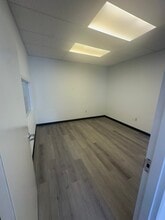 2968 Ravenswood Rd, Fort Lauderdale, FL à louer Photo intérieure– Image 2 sur 4