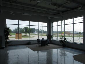 3420 Dewey St, Manitowoc, WI à louer Photo de l’immeuble– Image 2 sur 4