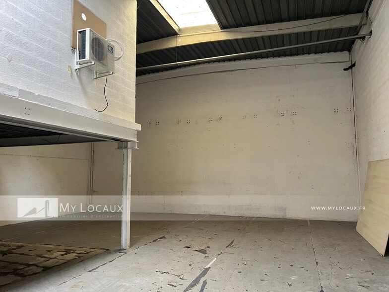 Industriel/Logistique dans Éragny à vendre - Photo de l’immeuble – Image 3 sur 6