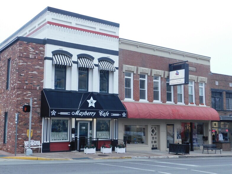 72 W Main St, Danville, IN à vendre - Photo de l’immeuble – Image 2 sur 20