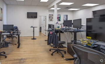 223 N Harbor Blvd, Fullerton, CA à louer Photo intérieure– Image 1 sur 3