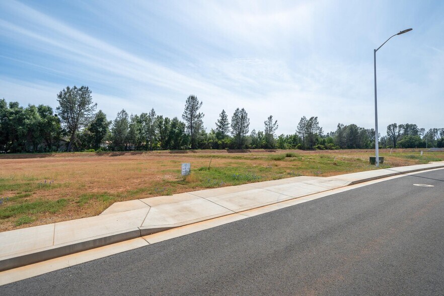 Rancho Industrial Park, Redding, CA à vendre - Photo principale – Image 1 sur 4