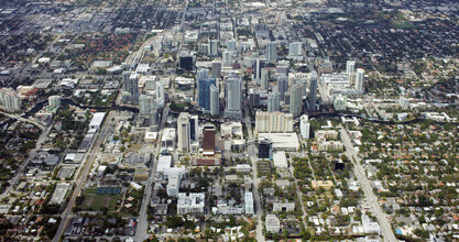 101 NE 3rd Ave, Fort Lauderdale, FL - VUE AÉRIENNE  vue de carte - Image1