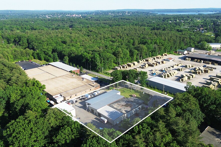 807 Sterling Rd, Lancaster, MA à louer - Photo de l’immeuble – Image 1 sur 11