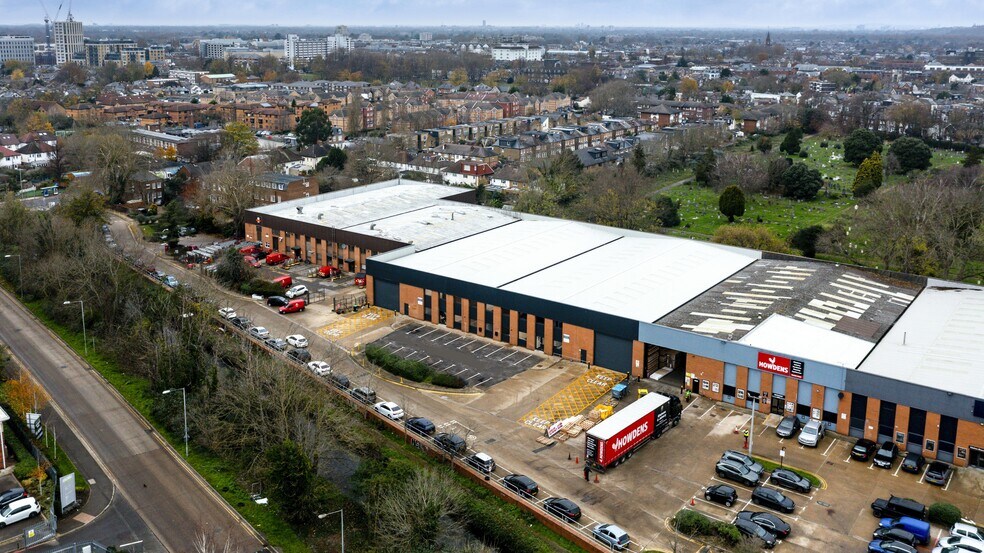 3-4 Fairfield Trade Park, Kingston Upon Thames à louer - Photo de l’immeuble – Image 2 sur 39