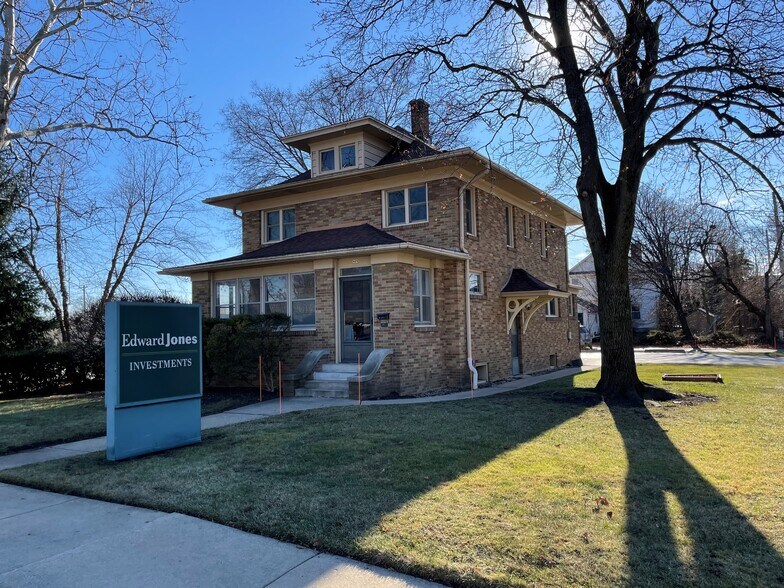 828 W State St, Geneva, IL à louer - Photo de l’immeuble – Image 2 sur 9