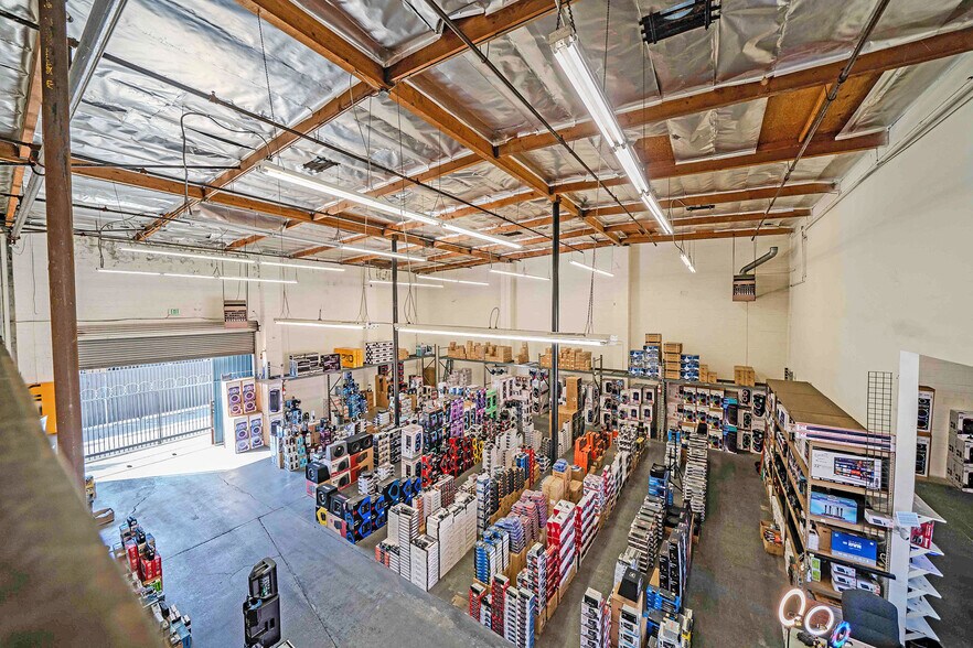 1120 E 11th St, Los Angeles, CA à vendre - Photo de l’immeuble – Image 2 sur 18