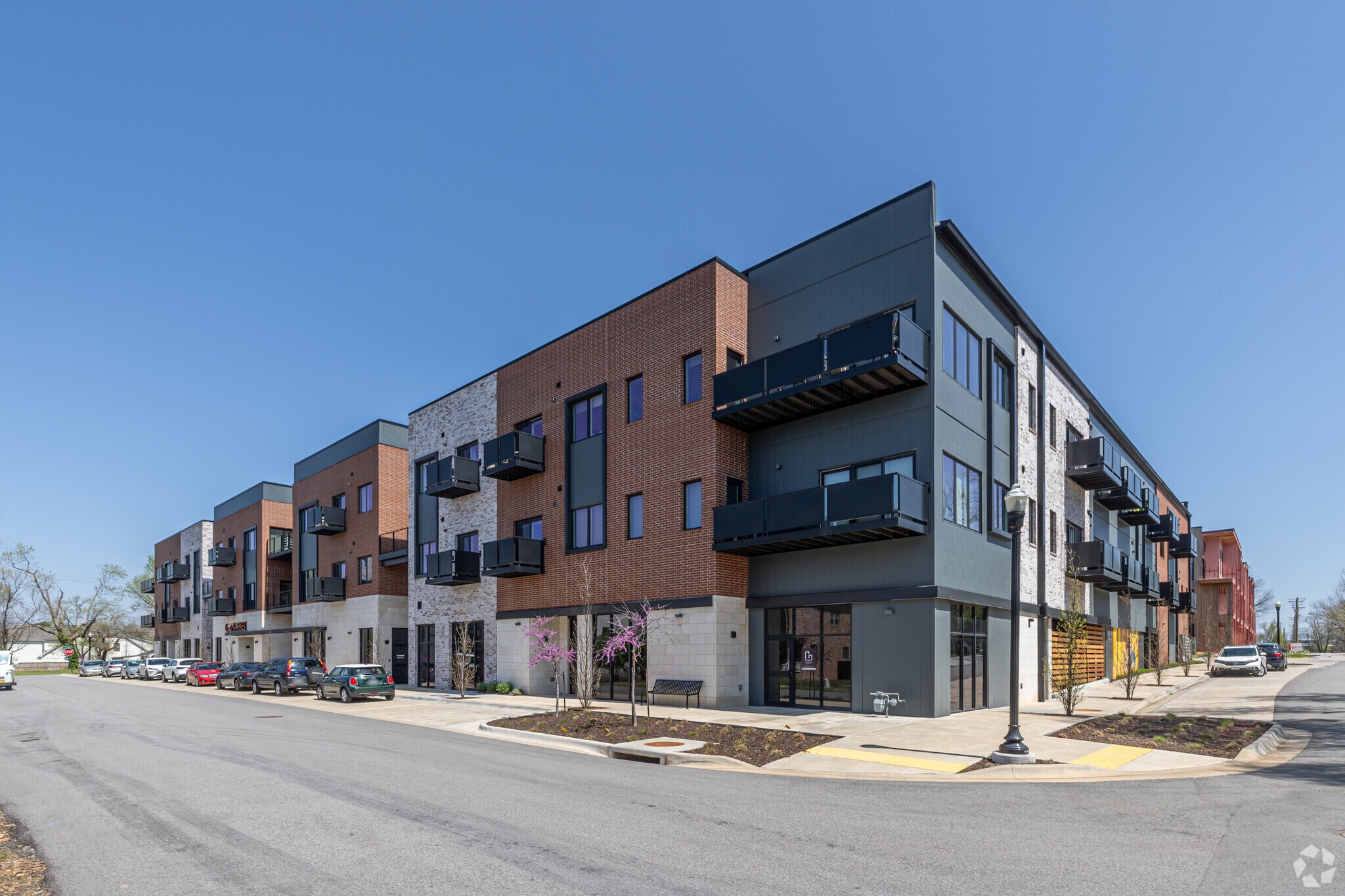 301 SE G St, Bentonville, AR à louer Photo principale– Image 1 sur 61