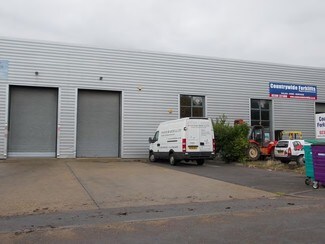 Plus de détails pour Hazel Rd, Southampton - Industriel/Logistique à louer