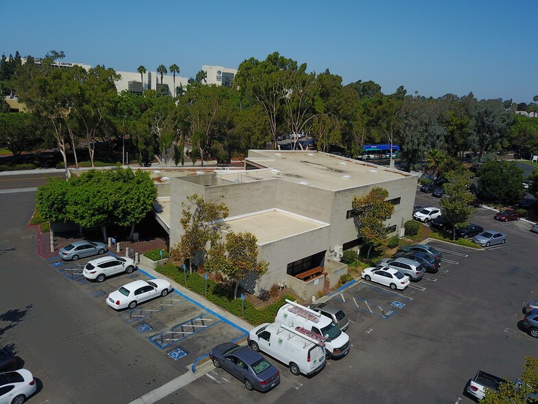 145 Thunder Dr, Vista, CA à louer - Photo principale – Image 1 sur 15