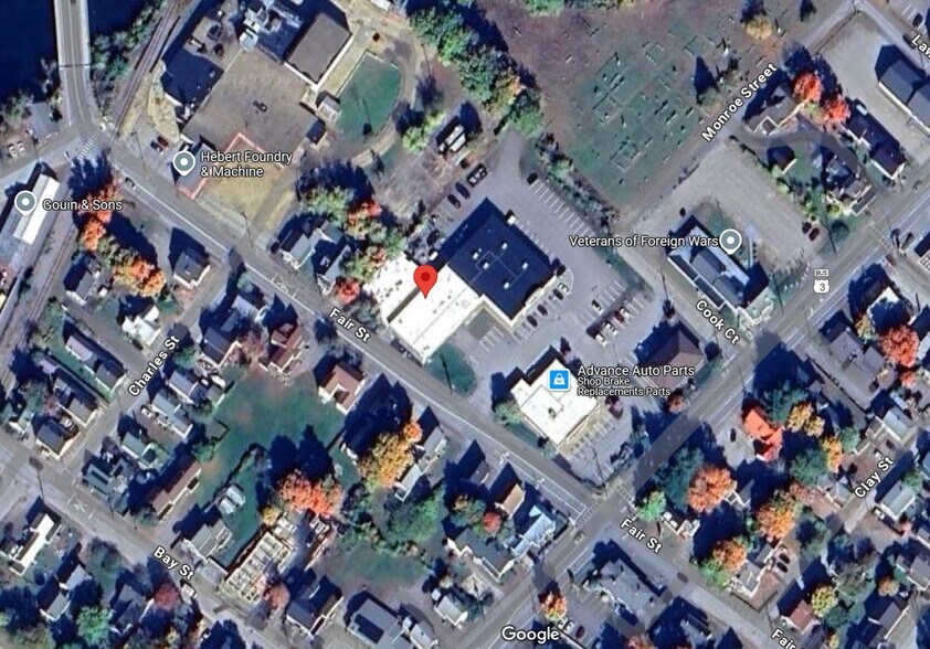 161 Court St, Laconia, NH à louer - Photo de l’immeuble – Image 2 sur 13