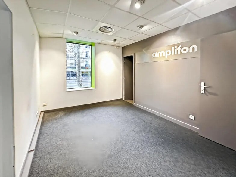 Local commercial dans Paris à louer - Photo de l’immeuble – Image 3 sur 6