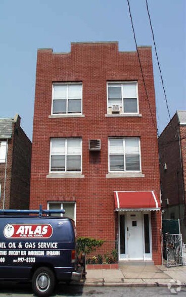 4465 Byron Ave, Bronx, NY à vendre - Photo principale – Image 2 sur 28