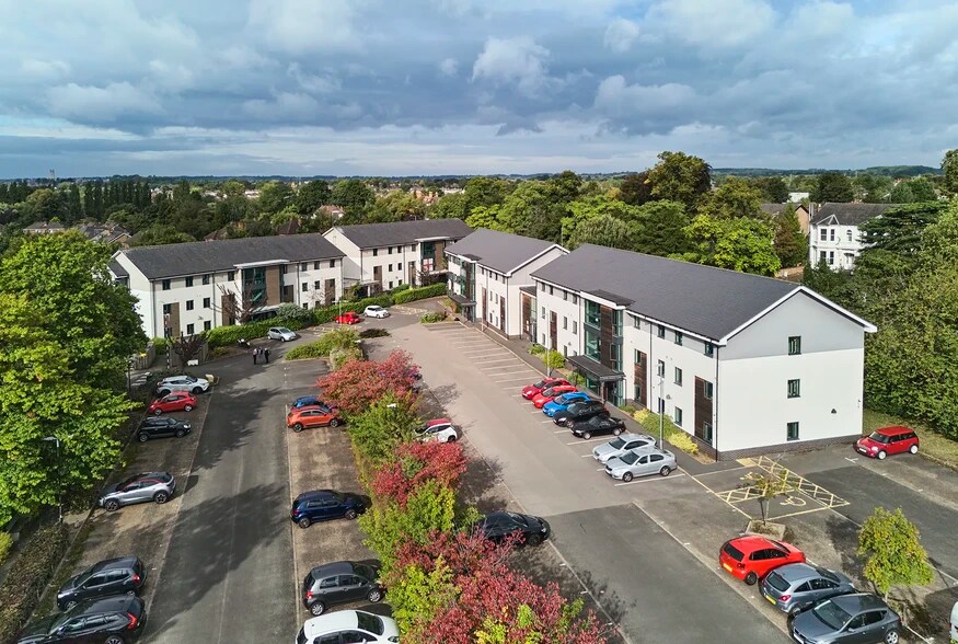 Warwick New Rd, Leamington Spa à vendre - Photo de l’immeuble – Image 1 sur 4