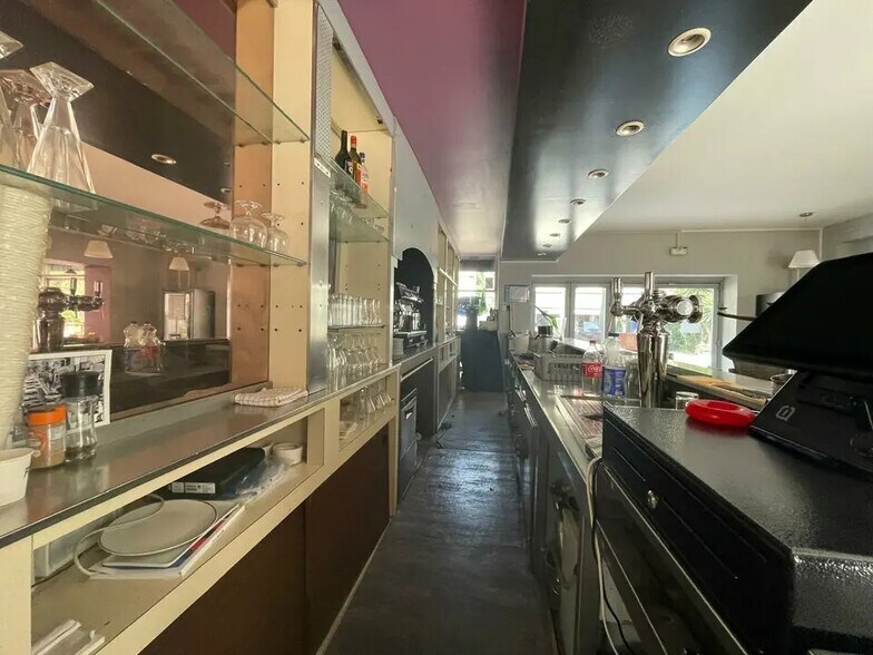 Local commercial dans Vallauris à louer - Photo intérieure – Image 3 sur 8