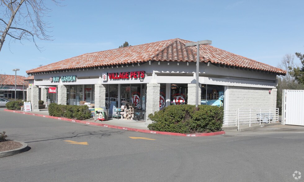 1407-2575 Fulton Rd, Santa Rosa, CA à louer - Photo de l’immeuble – Image 2 sur 4