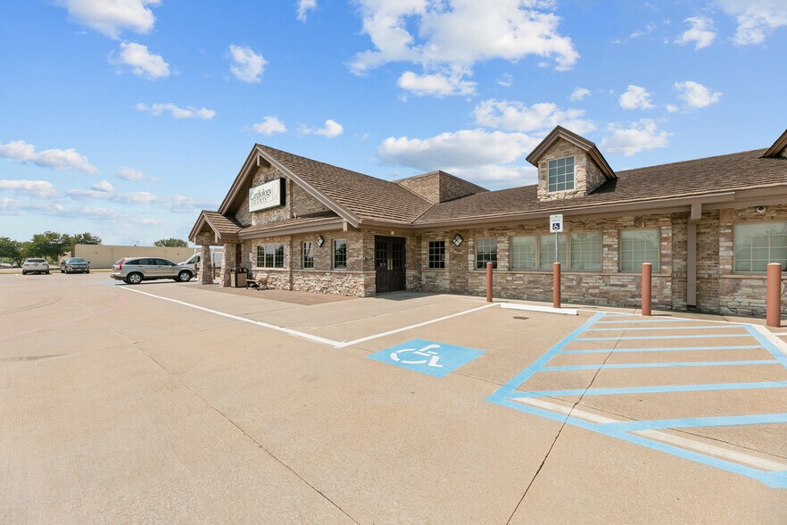 851 N Highway 287, Mansfield, TX à vendre - Photo de l’immeuble – Image 3 sur 12