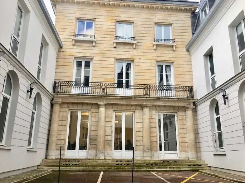 Bureau dans Rouen à louer - Photo de l’immeuble – Image 2 sur 13