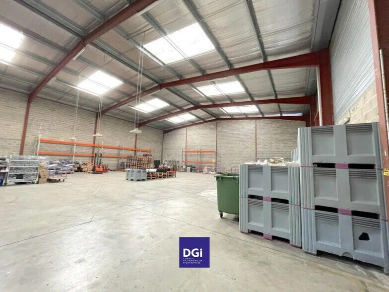 Local d’activités dans Nîmes à louer - Photo intérieure – Image 2 sur 4