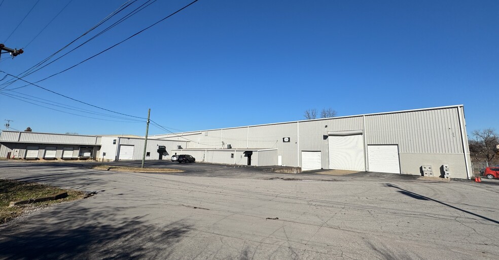 1450 Poplar Ln, Nashville, TN à louer - Photo de l’immeuble – Image 1 sur 15