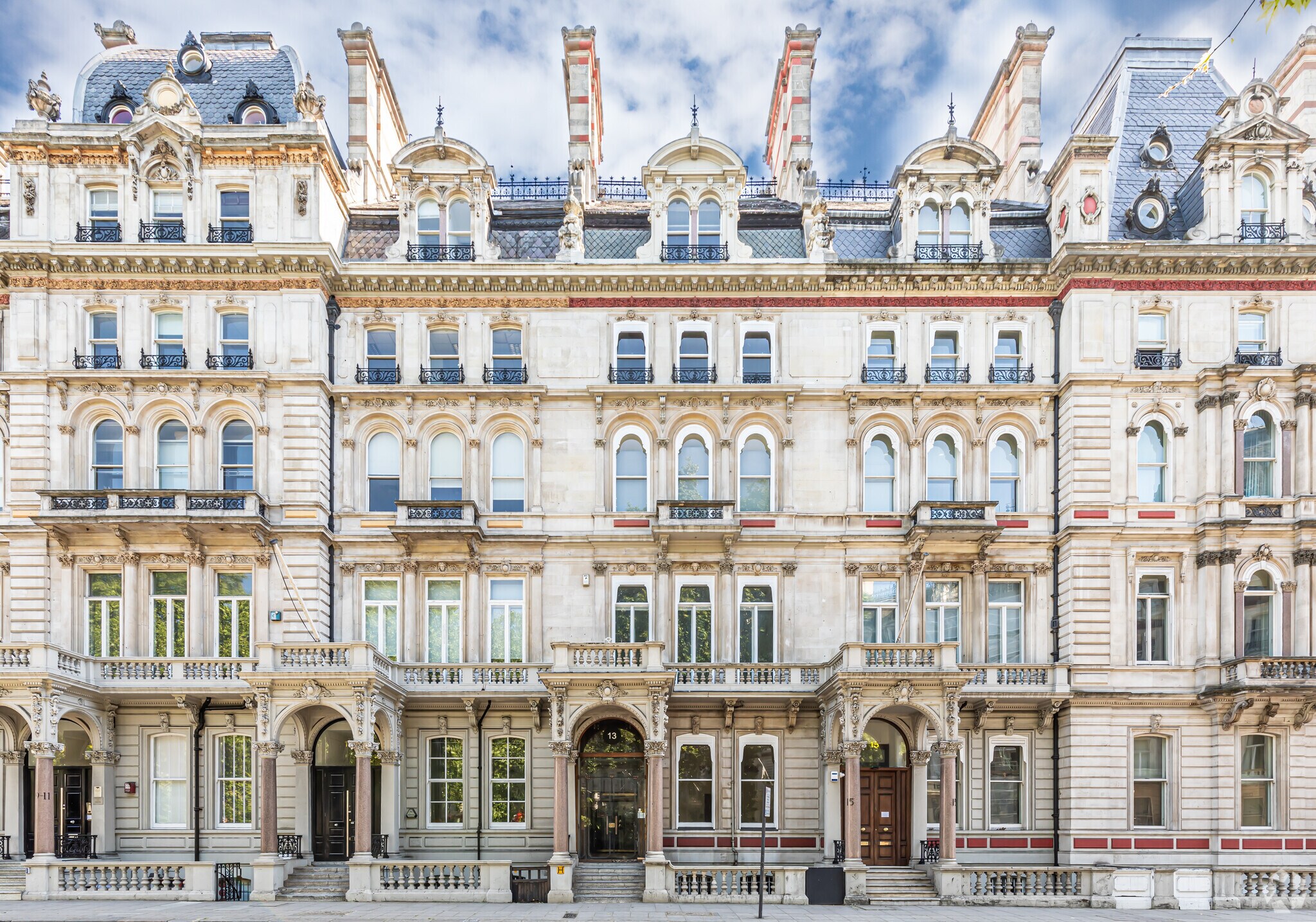 13 Grosvenor Gdns, Londres à louer Photo de l’immeuble– Image 1 sur 15