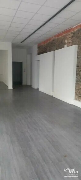 Local commercial dans Nantes à louer - Photo de l’immeuble – Image 2 sur 4