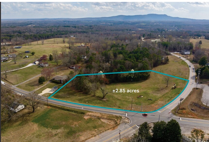 5561 Locust Hill Rd, Travelers Rest, SC à vendre - Photo principale – Image 1 sur 4