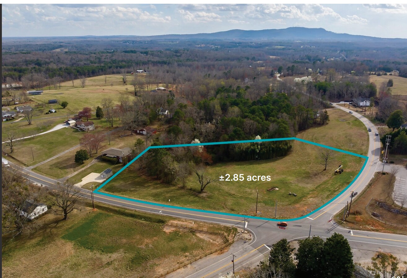 5561 Locust Hill Rd, Travelers Rest, SC à vendre Photo principale– Image 1 sur 5