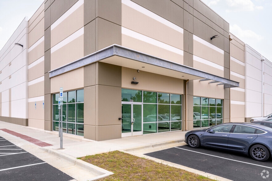 6401 Foxley Rd, Upper Marlboro, MD à louer - Photo de l’immeuble – Image 3 sur 16