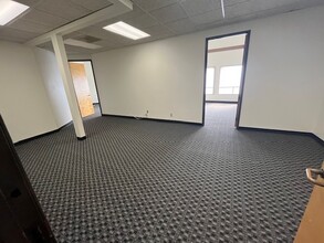 24404 S Vermont Ave, Harbor City, CA à louer Photo intérieure– Image 1 sur 2
