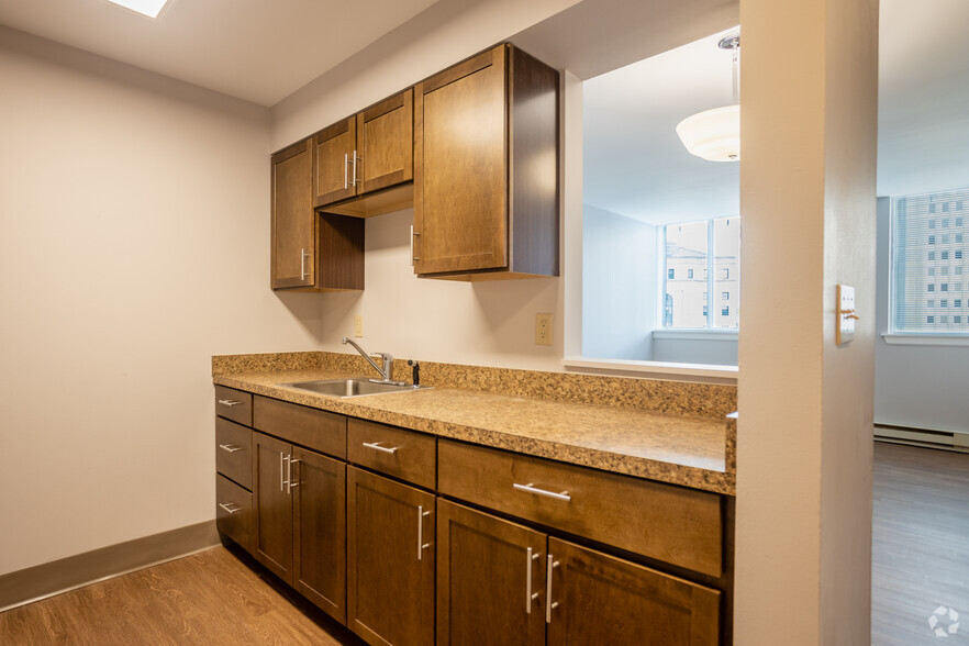 195 Genesee St, Utica, NY à louer - Photo intérieure – Image 3 sur 24