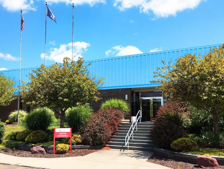 29 Industrial Park Dr, Binghamton, NY à vendre - Photo de l’immeuble – Image 1 sur 7