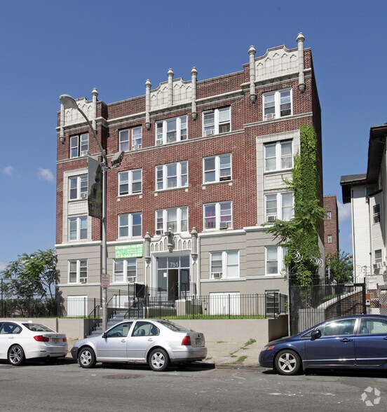 747-751 Martin Luther King Jr Blvd, Newark, NJ à vendre - Photo de l’immeuble – Image 3 sur 3