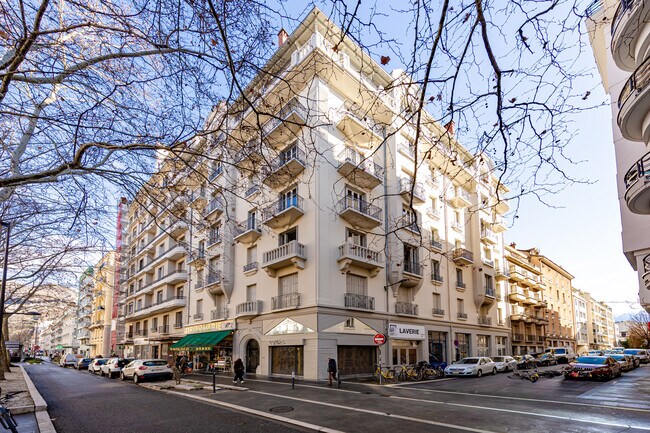 Plus de détails pour Cours Jean Jaurès, Grenoble - Logement à vendre