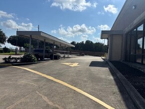 17125-17150 Westheimer Rd, Houston, TX à louer Photo de l’immeuble– Image 2 sur 17