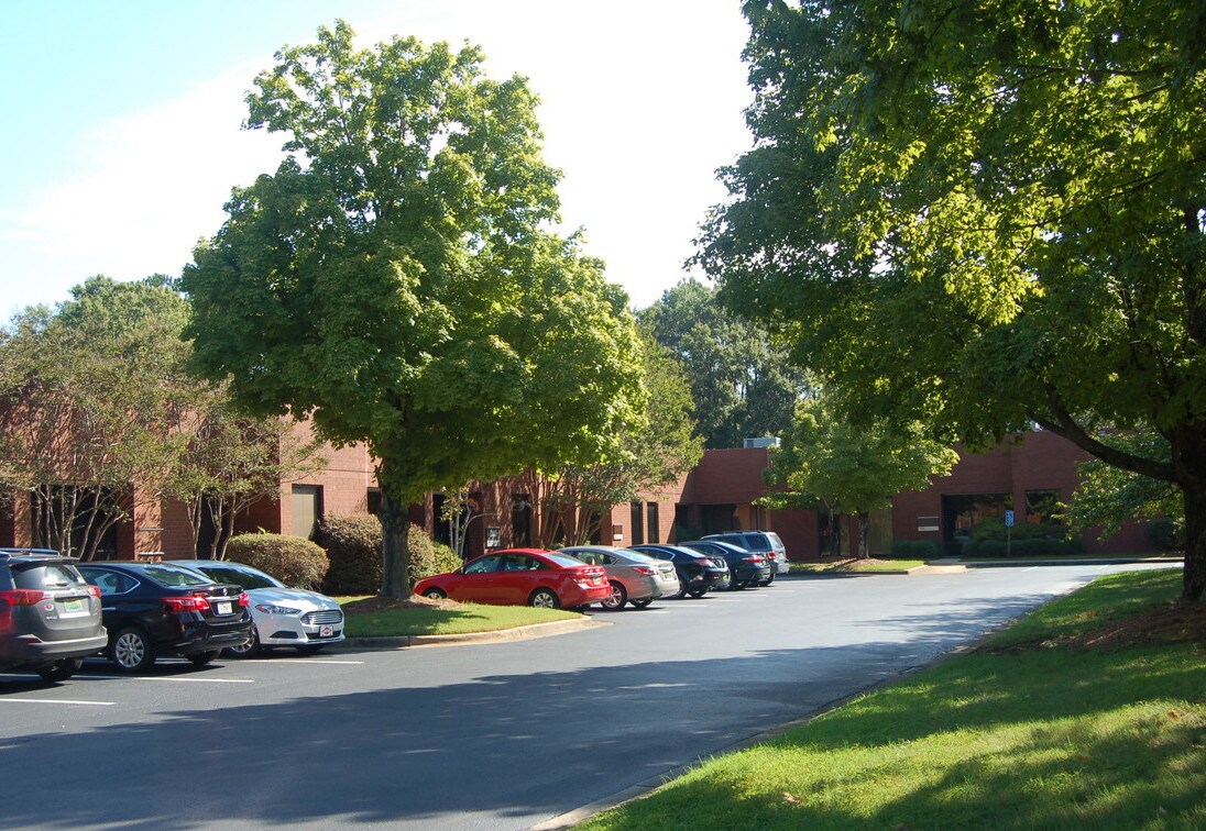 6767 Old Madison Pike, Huntsville, AL à louer Photo de l’immeuble– Image 1 sur 4