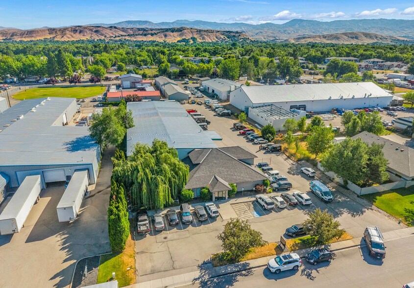 5090 N Sawyer Ave, Garden City, ID à vendre - Photo de l’immeuble – Image 2 sur 12
