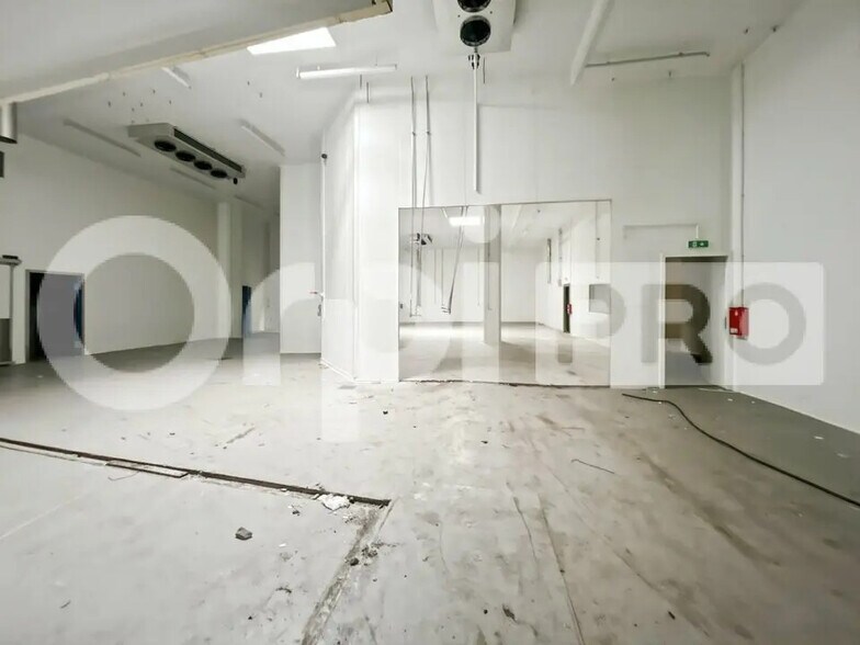 Local d'activités dans Monchy-le-Preux à vendre - Photo intérieure – Image 3 sur 11