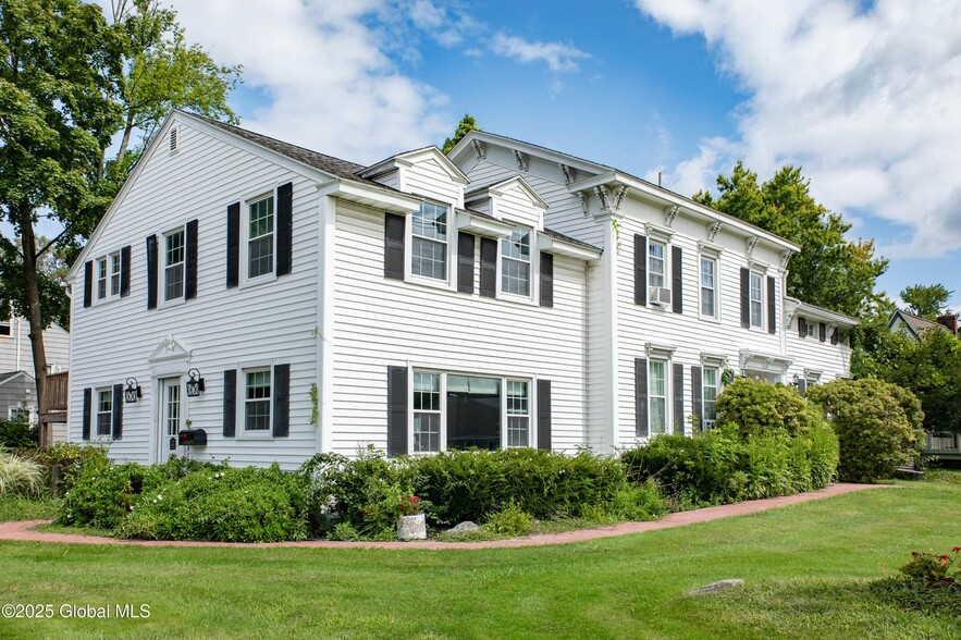 205 Delaware Ave, Delmar, NY à louer - Photo de l’immeuble – Image 1 sur 32