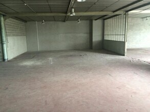 Local d'activités dans Vaux-le-Pénil à vendre Photo intérieure– Image 2 sur 7
