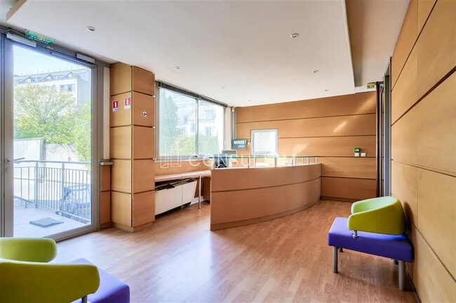 Plus de détails pour Bureau à louer