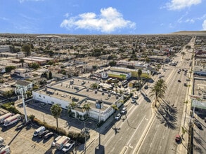 994 S La Brea Ave, Inglewood, CA à louer Photo de l’immeuble– Image 2 sur 8