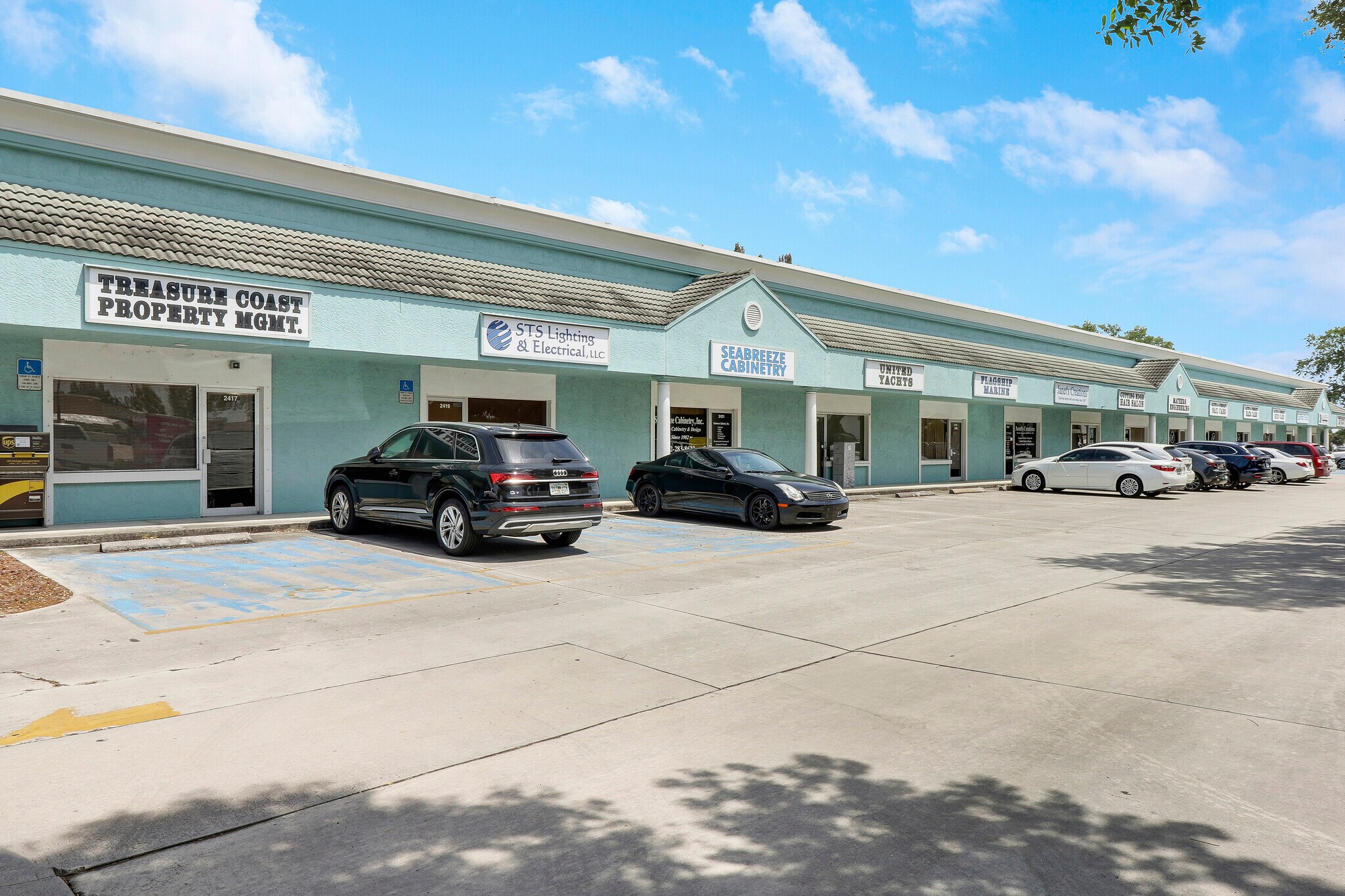 2381-2415 SE Dixie Hwy, Stuart, FL à vendre Photo de l’immeuble– Image 1 sur 4