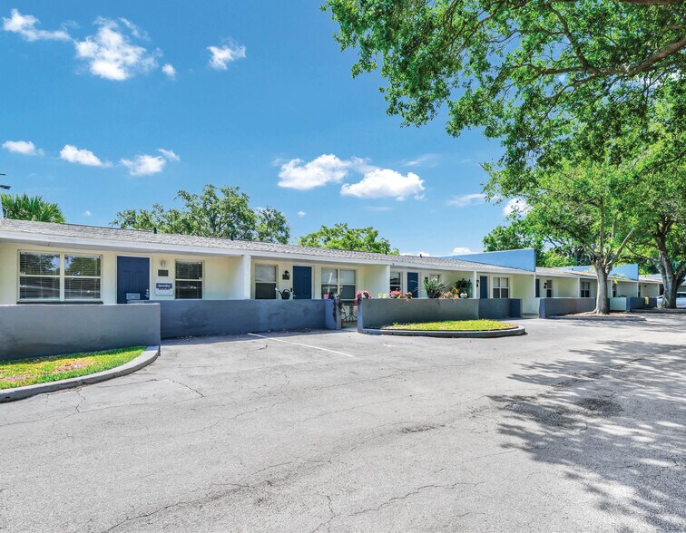 1111 Kennedy Ct, Titusville, FL à vendre - Photo de l’immeuble – Image 1 sur 8