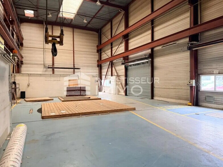 Local commercial dans Samoreau à louer - Photo intérieure – Image 1 sur 8