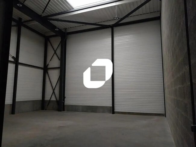 Plus de détails pour Bureau, Local d'activités à louer