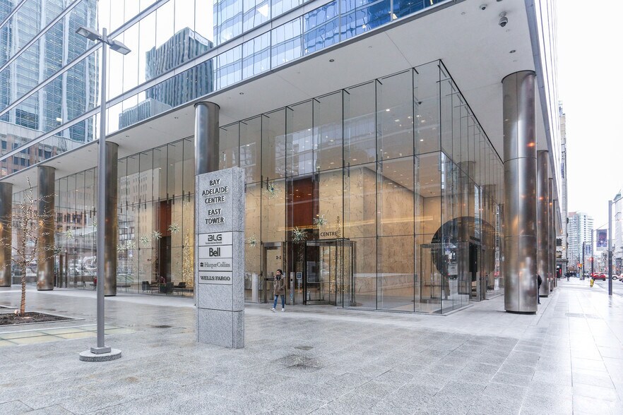 22 Adelaide St W, Toronto, ON à louer - Photo de l’immeuble – Image 2 sur 13
