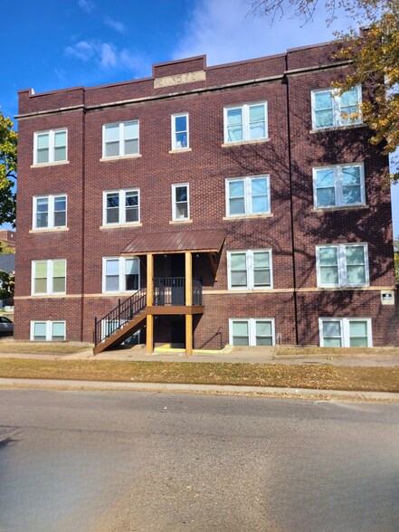 301 21st St, Sioux City, IA à vendre - Photo de l’immeuble – Image 1 sur 23